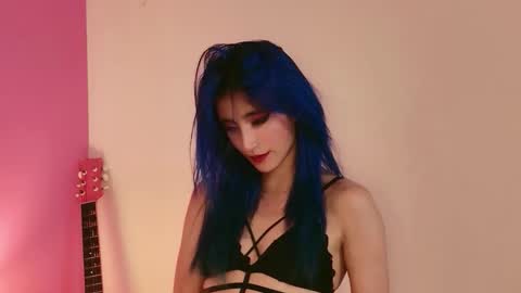 Snapshot of lunapagee chatting on October 13, 2025, 3:23 pm Luna Page online show from October 13, 2025, 3:23 pm