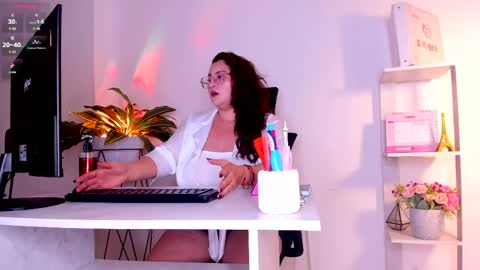 Luna online show from April 9, 2026, 6:19 am