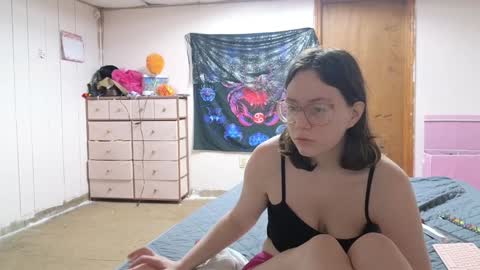 lunaquinn45 online show from December 23, 2024, 2:35 am