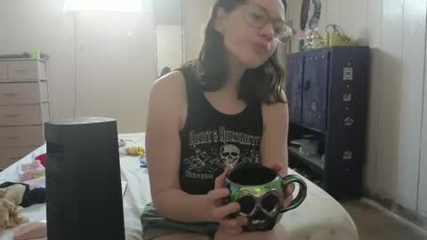 lunaquinn45 online show from February 22, 2025, 4:09 pm