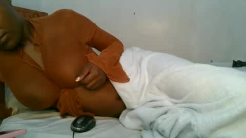 Snapshot of lunargoddess45 chatting on November 25, 2025, 2:00 am lunargoddess45 online show from November 25, 2025, 2:00 am