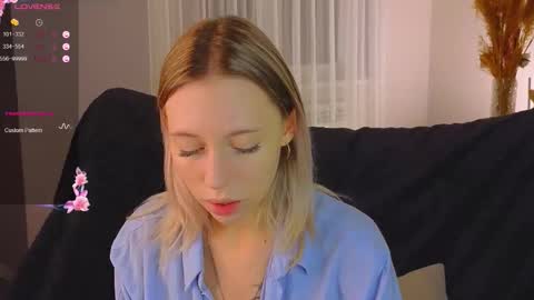 Kelly online show from November 18, 2025, 2:54 pm