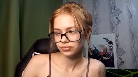 Luna online show from March 23, 2026, 1:26 pm