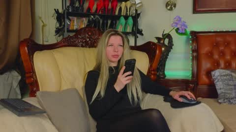 Luna Rishi online show from April 2, 2026, 6:22 am