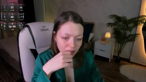 Lily online show from November 11, 2025, 5:40 am