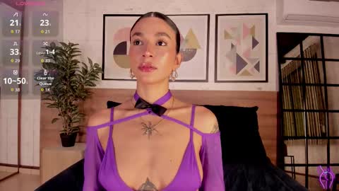 Luna Ruso  online show from November 5, 2025, 9:15 pm