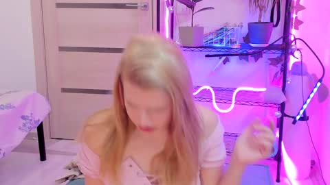 Kate online show from February 5, 2025, 3:13 am