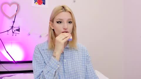 Kate online show from February 24, 2025, 3:44 am