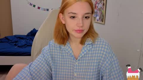 Snapshot of lunatale chatting on December 22, 2025, 8:33 am Kate online show from December 22, 2025, 8:33 am