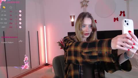 Snapshot of lunaticabae chatting on January 17, 2026, 2:49 am LunaticaBae online show from January 17, 2026, 2:49 am