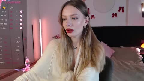 Snapshot of lunaticabae chatting on January 18, 2026, 2:26 am LunaticaBae online show from January 18, 2026, 2:26 am