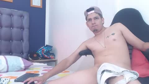 Snapshot of lunatico_x chatting on October 30, 2025, 10:49 am lunatico_x online show from October 30, 2025, 10:49 am