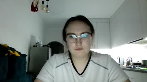 lunavelvet3 online show from December 16, 2025, 3:06 pm