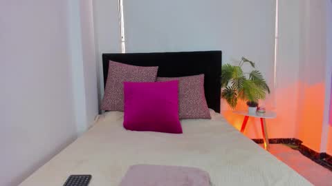 lunavelvet7 online show from November 21, 2025, 3:00 pm