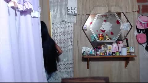 Snapshot of lunawillis chatting on November 28, 2025, 10:45 pm Luna online show from November 28, 2025, 10:45 pm