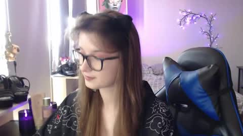 LunaXcherry online show from May 10, 2026, 11:04 am