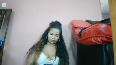 luniah online show from May 14, 2026, 4:08 am