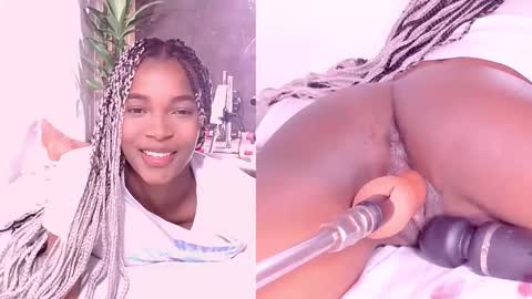 Snapshot of lunna_thomson chatting on October 23, 2025, 12:43 am lunna online show from October 23, 2025, 12:43 am