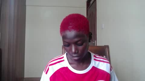 luo_queen online show from May 25, 2026, 8:42 am