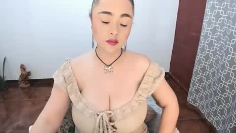 PAULINA online show from November 26, 2025, 9:05 pm