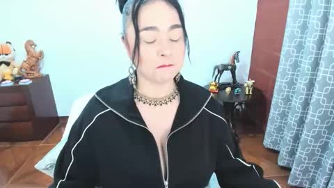 PAULINA online show from April 14, 2026, 1:39 pm