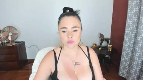 PAULINA online show from May 25, 2026, 10:49 pm