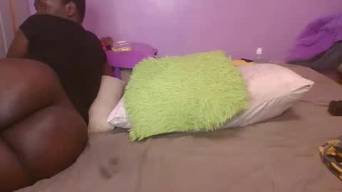 Snapshot of luscious_cuvy chatting on October 15, 2025, 12:27 pm luscious online show from October 15, 2025, 12:27 pm