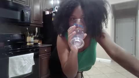 Snapshot of lusciouskoko chatting on September 10, 2025, 9:42 am Luscious Koko online show from September 10, 2025, 9:42 am