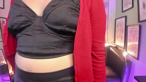 Snapshot of lusiana__ chatting on May 13, 2026, 1:19 pm Luci online show from May 13, 2026, 1:19 pm
