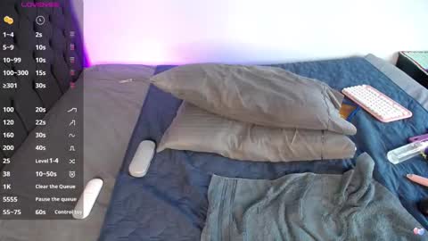 All my social networks for free here  online show from November 6, 2025, 7:04 pm