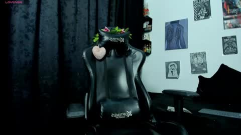 cristal online show from April 16, 2026, 9:39 pm