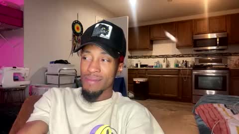 Snapshot of lust_j chatting on December 5, 2025, 7:06 am LUST online show from December 5, 2025, 7:06 am