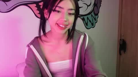 Valerie  April   online show from December 19, 2024, 5:18 am