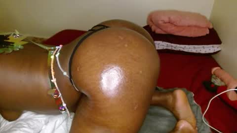 Snapshot of lustrouschoco chatting on February 18, 2026, 1:23 am lustrous-choco online show from February 18, 2026, 1:23 am