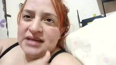 Snapshot of luu__moon chatting on October 26, 2025, 2:50 am Laura M  independent model  online show from October 26, 2025, 2:50 am