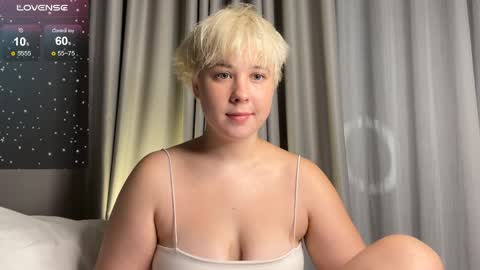 Sofa online show from April 5, 2026, 9:01 pm