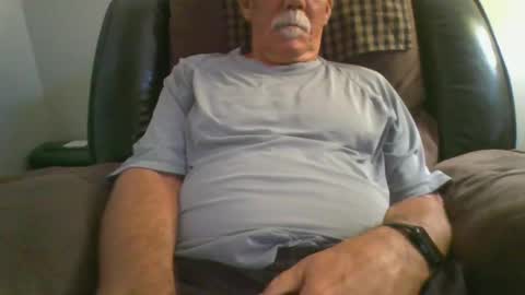 Snapshot of luv269er chatting on February 5, 2025, 7:10 pm luv269er online show from February 5, 2025, 7:10 pm