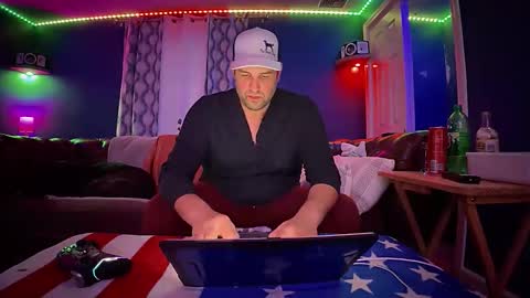 Snapshot of luv2watch1980 chatting on November 11, 2025, 9:48 pm luv2watch1980 online show from November 11, 2025, 9:48 pm