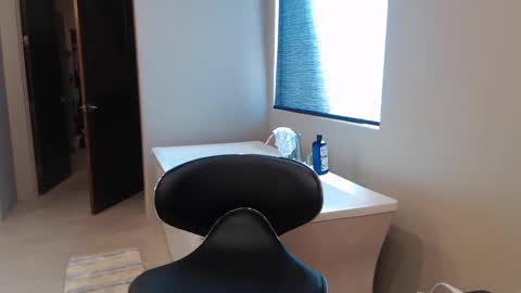 Snapshot of luv_missle chatting on March 9, 2025, 7:59 pm luv_missle online show from March 9, 2025, 7:59 pm