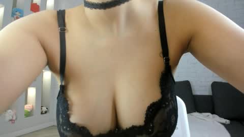 Yuna online show from April 16, 2026, 1:17 am