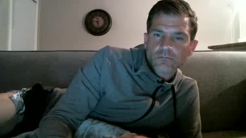 Snapshot of luvalonsix chatting on September 24, 2025, 3:32 am luvalonsix online show from September 24, 2025, 3:32 am