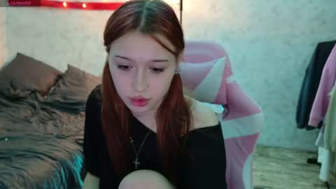 Snapshot of luvellina chatting on June 23, 2026, 9:51 am luvellina online show from June 23, 2026, 9:51 am