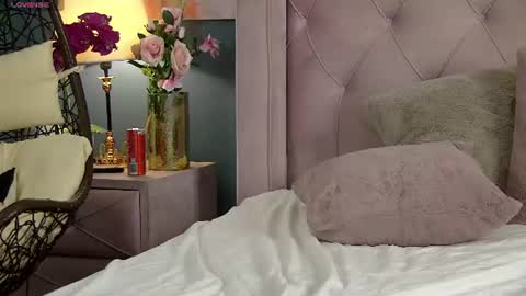 Luviahh  online show from June 18, 2026, 10:52 am