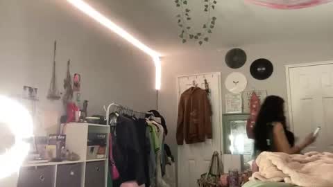 luvkoko online show from September 9, 2025, 7:52 am