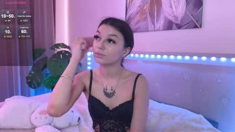 Snapshot of luvlyveronica chatting on May 10, 2026, 9:58 am Veronica online show from May 10, 2026, 9:58 am