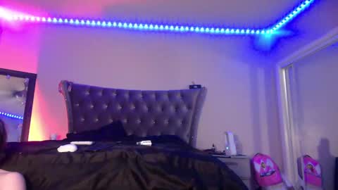 Snapshot of luvvlee chatting on September 19, 2025, 11:55 am luvvlee online show from September 19, 2025, 11:55 am