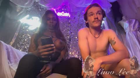 Snapshot of luvvlee chatting on September 22, 2025, 4:14 am luvvlee online show from September 22, 2025, 4:14 am