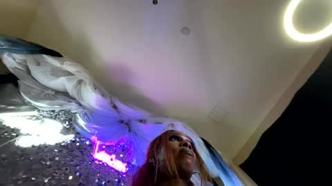 Snapshot of luvvlee chatting on October 3, 2025, 8:22 am luvvlee online show from October 3, 2025, 8:22 am