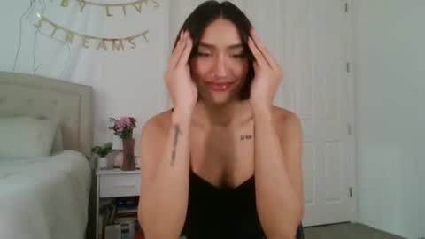 Snapshot of luvvvxliv chatting on February 6, 2026, 11:19 pm Liv 3 online show from February 6, 2026, 11:19 pm