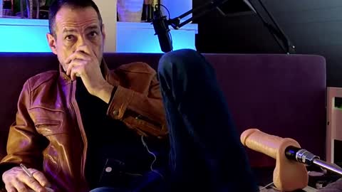 Snapshot of lux_dei chatting on December 21, 2024, 9:25 pm Im a - CAMGUY YOU LIKE to FUCK online show from December 21, 2024, 9:25 pm